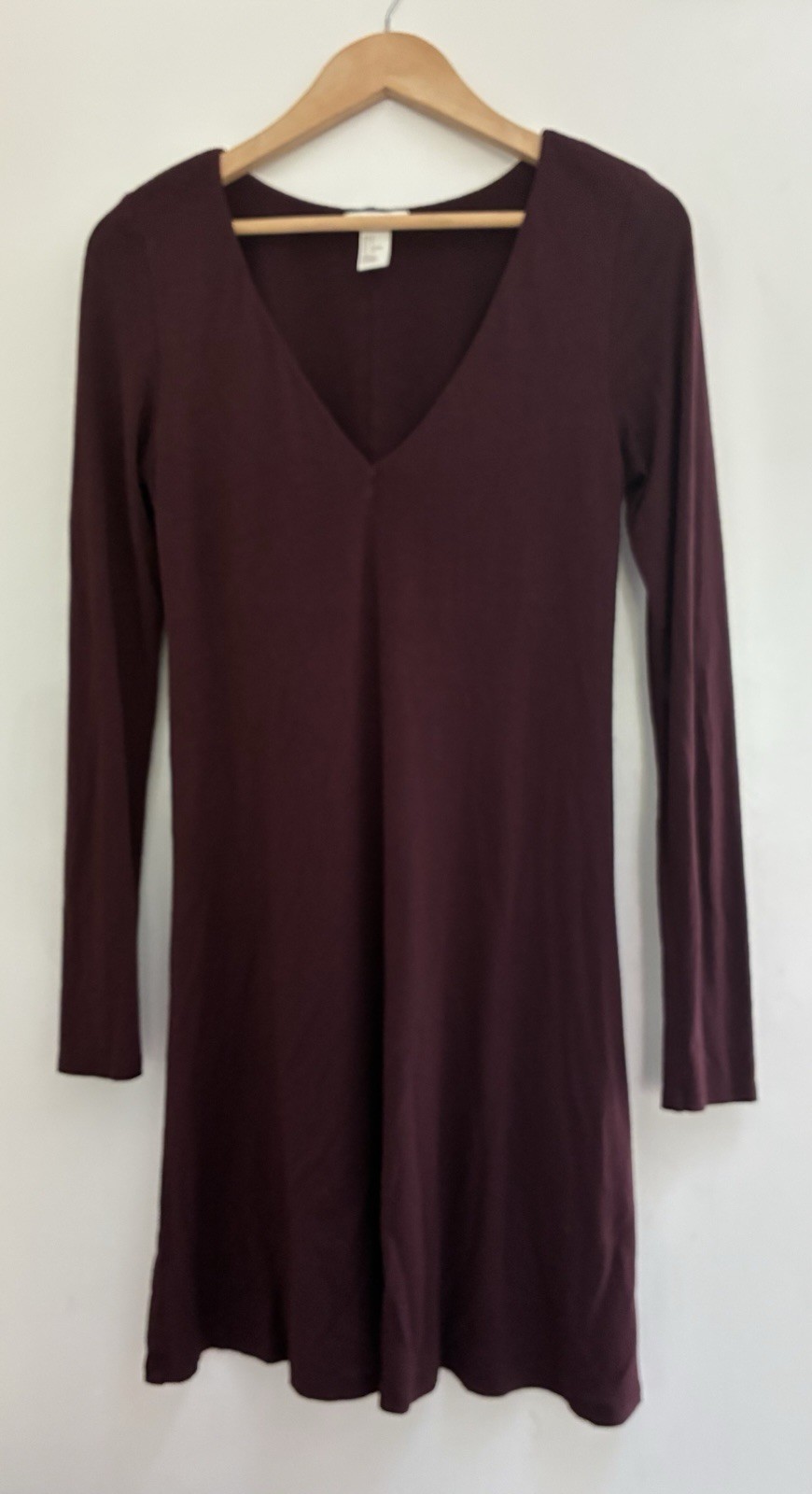 H&M Basic Women's Solid Burgundy 100% Viscose V-Neck Long Sleeve Swing Dress S