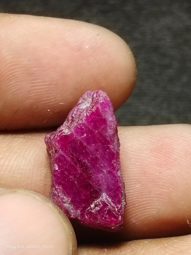 AAA Quality 100% Natural Red Ruby Rough Specimen Size 22X11X5 mm Weight 13 crt - Picture 2 of 3