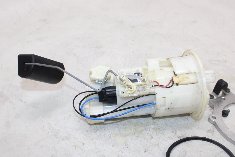 04-08 YAMAHA FZ6 OEM FUEL PUMP GAS PETROL SENDER UNIT - Image 4 of 4