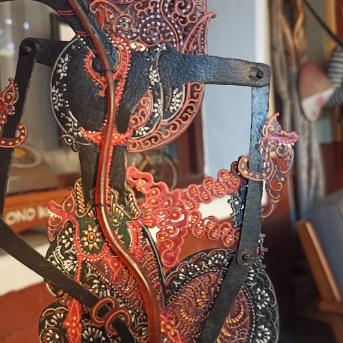 Feine und seltene Sammlung Indonesische Schattenpuppen, Wayang Kulit Kresna - Bild 4 von 6