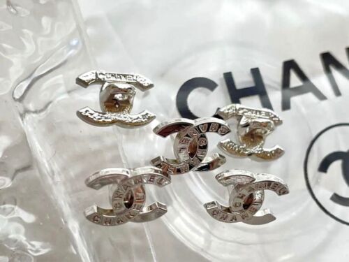 CHANEL Button set of 5 Charm Parts CC Logo Silver 12mm Used - Picture 2 of 3