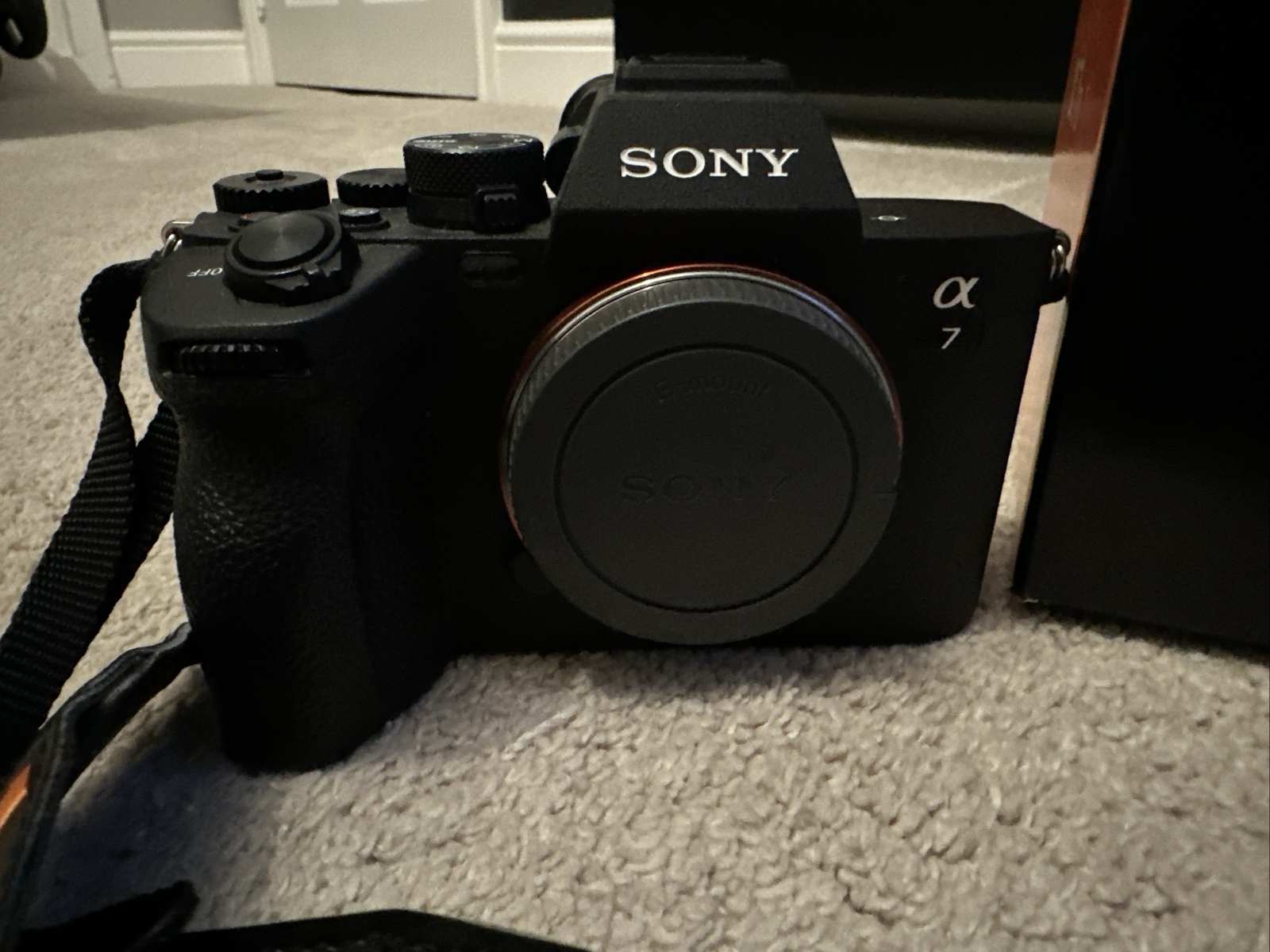 Sony Alpha A7 IV Mirrorless Camera With 2870 mm f/3.55.6 Lens 33MP 4K