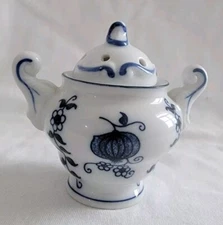 Miniature Jar Blue & White Cannister Vented Lid Pot Hat Pin Holder Mini Incense