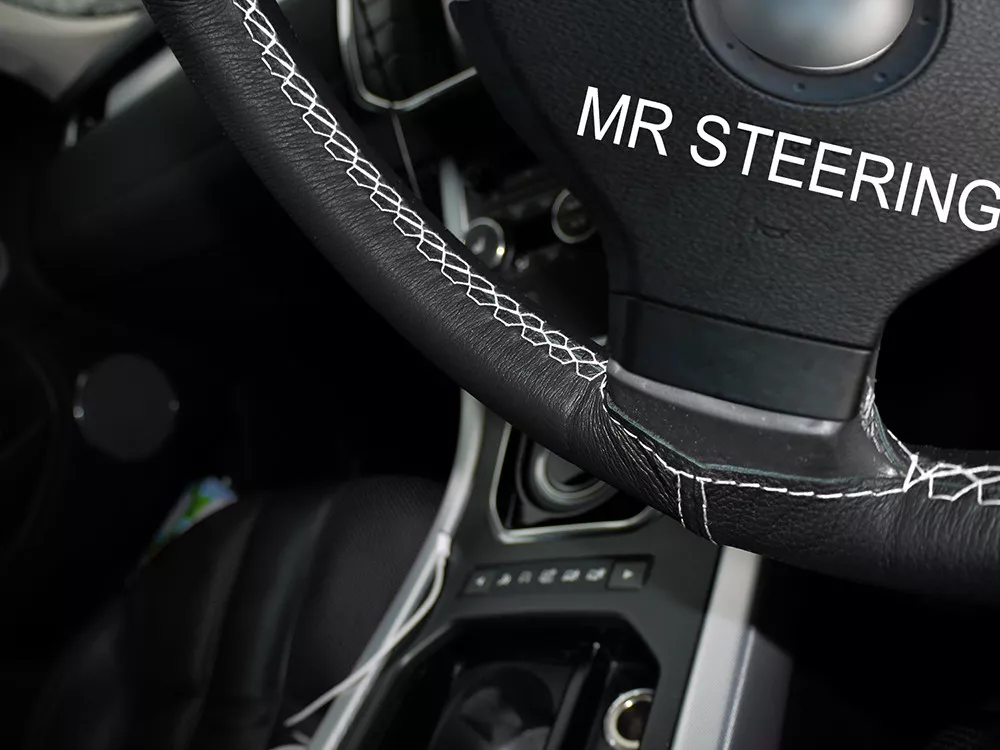 FOR VW GOLF MK6 BLACK LEATHER STEERING WHEEL COVER WHITE DOUBLE