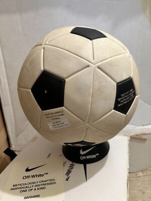Nikelab × Off-White サッカー ボール Nikelab x OFF-WHITE Magia Ball White | eBay