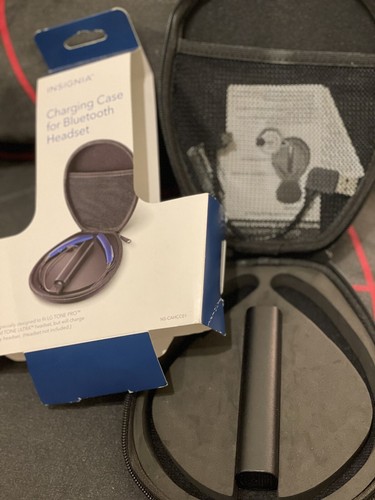 Insignia Charging Case for LG Tone + Insignia Bluetooth Headsets Headphones - Picture 3 of 3