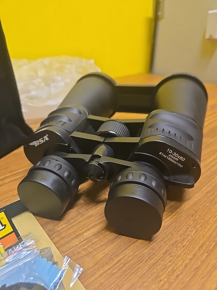 BSA Optics 10x30 Magnification Binoculars 195ft @ 1000 Yards - Image 2 of 4