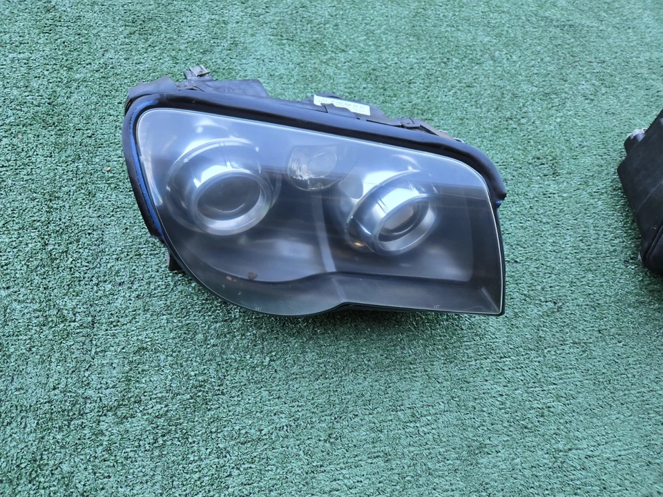 2004-2008 克莱斯勒 Crossfire 右乘客车头灯头灯原始设备制造商二手 — 第 3/4 张图片