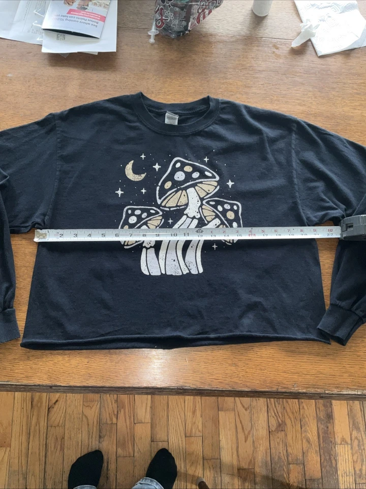 Camiseta Mujer Negra Recortada Manga Larga Talla L Champiñón/Luna y Estrellas, Foto 3 de 4