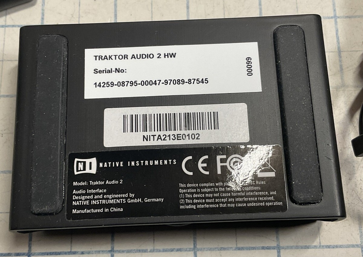 TRAKTOR AUDIO 2 MK2 新品開封のみ Native Instruments Traktor Audio 2 MK2 DJ Audio Interface