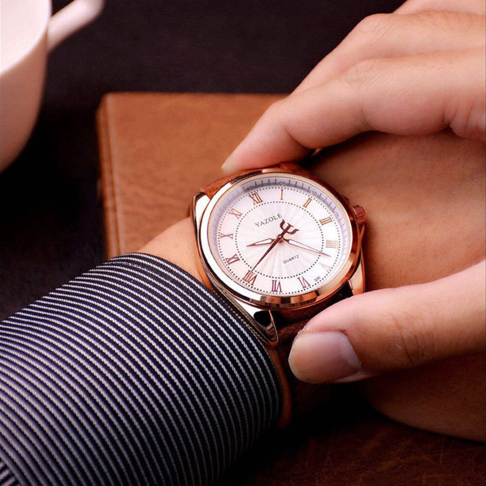 Men's Elegant Leather Strap Quartz Watch with Luminous Dial and Pin Buckle