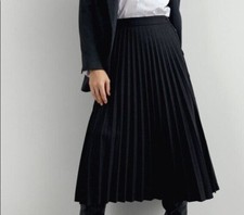 Gray Classic Pleated Midi Skirt, S, Great Condition, accepting offers 