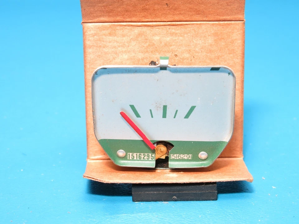 NOS GM AC 1941 庞蒂亚克鱼雷流线机定制燃气燃料表 1516295 — 第 2/4 张图片