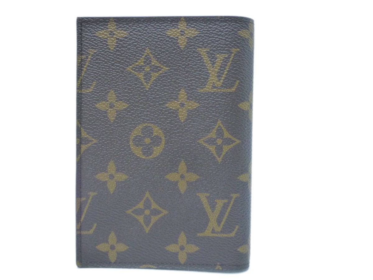 Deuxieme Classe BTN Passport Holder