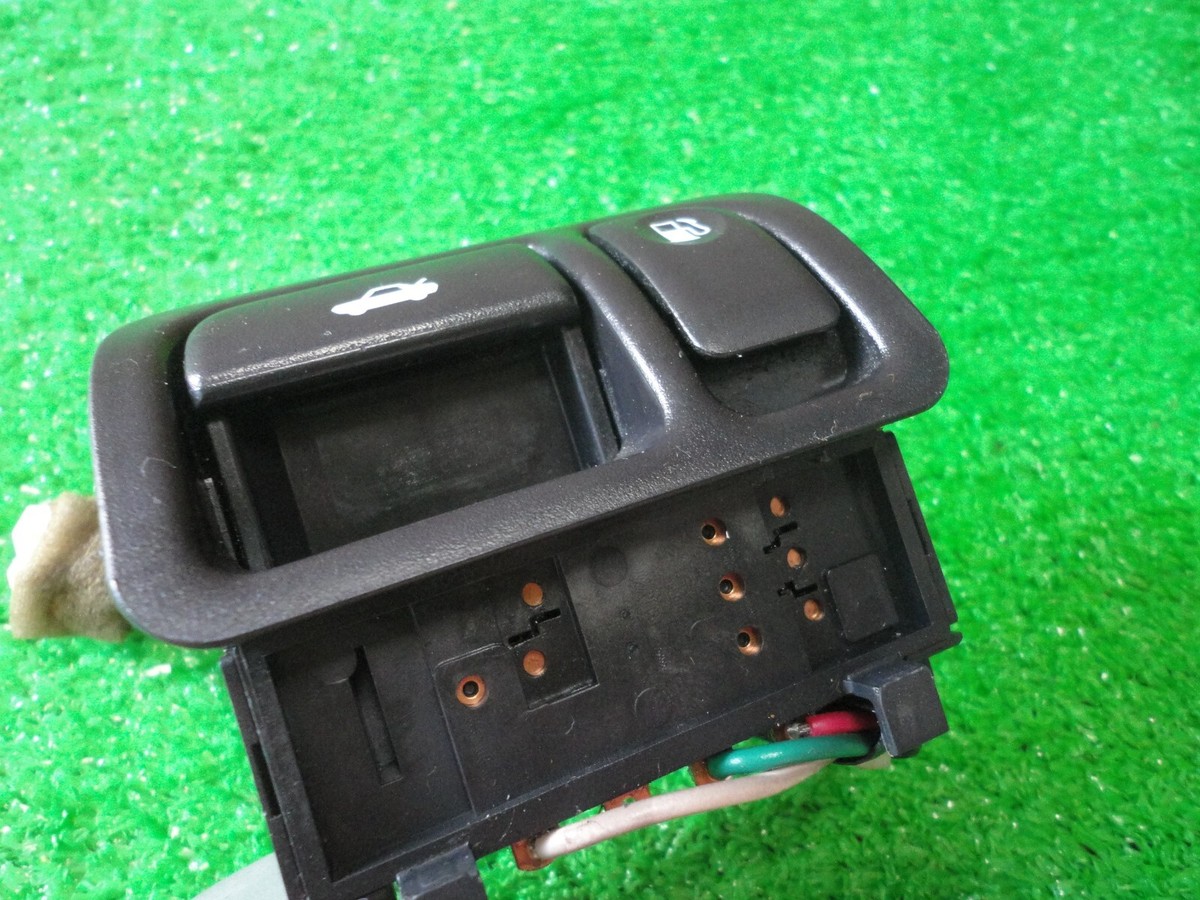 NISSAN CEDRIC PBY32 Y32 Genuine Trunk Fuel Lid opener switch 25380