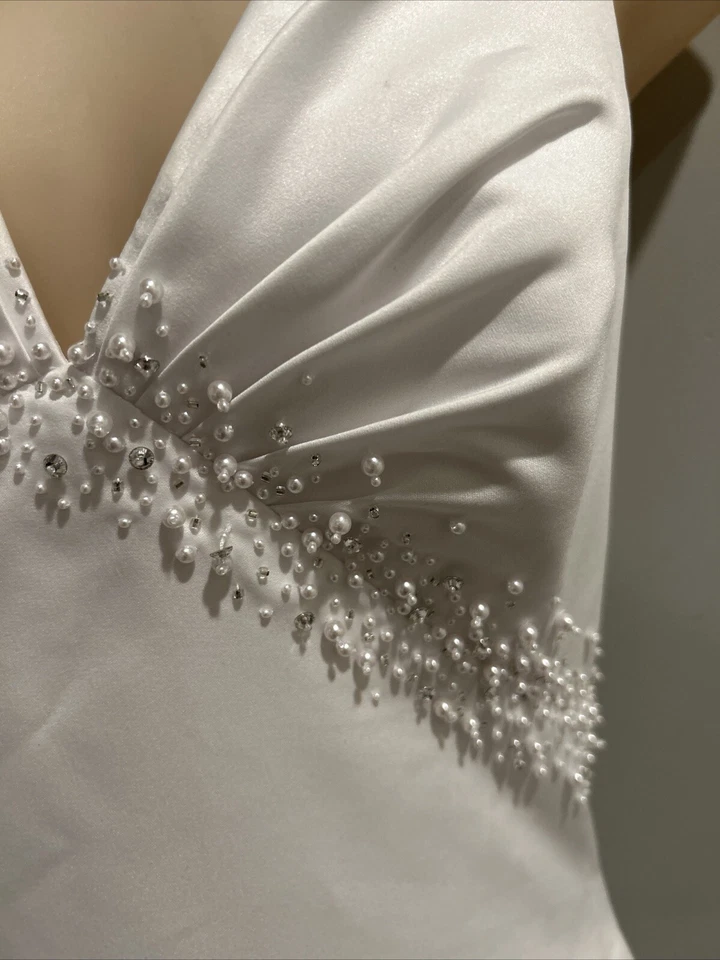 Vestido de novia blanco David's de Galina talla 4 clásico elegante con perlas Foto 4 de 4