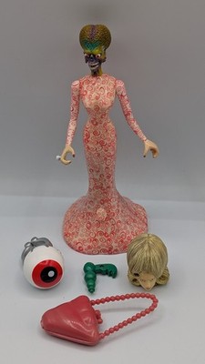 1996 Trendmasters Mars Attacks! Martian Spy Girl 6'' action figure (Sound Works)