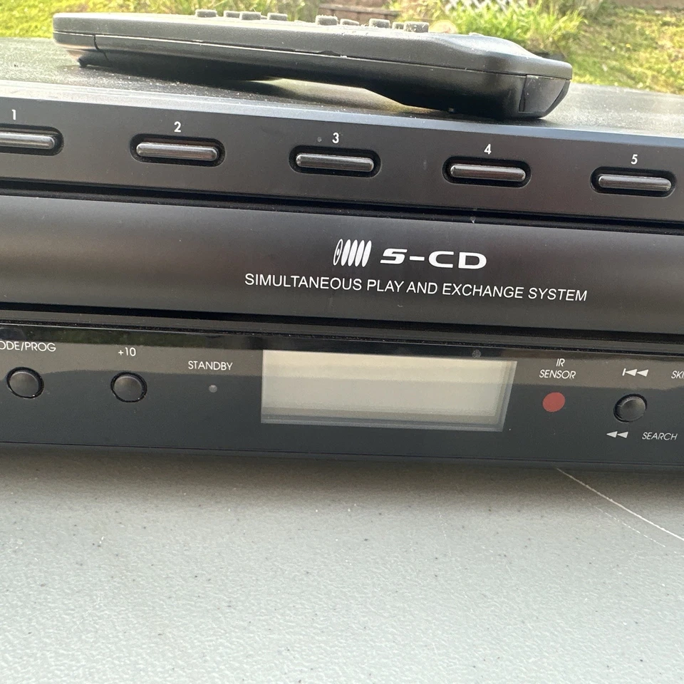 Insignia 5 Disc CD Changer IS-DA1802 W/ Remote Tested & Works - Image 4 of 4