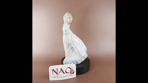 Lot de 2 figurines esprit floral Nao Lladro avec plaque présentoir - Vidéo 1 sur 1