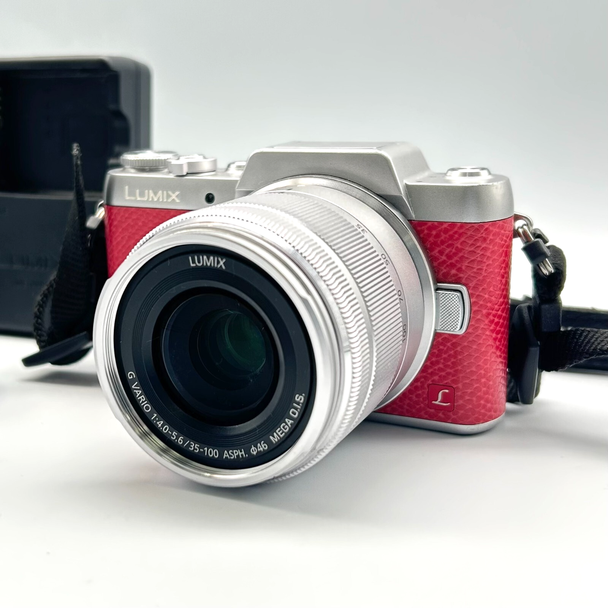 Panasonic LUMIX DMC-GF7 F3.5-5.6 12-32mm F4.0-5.6 35-100mm