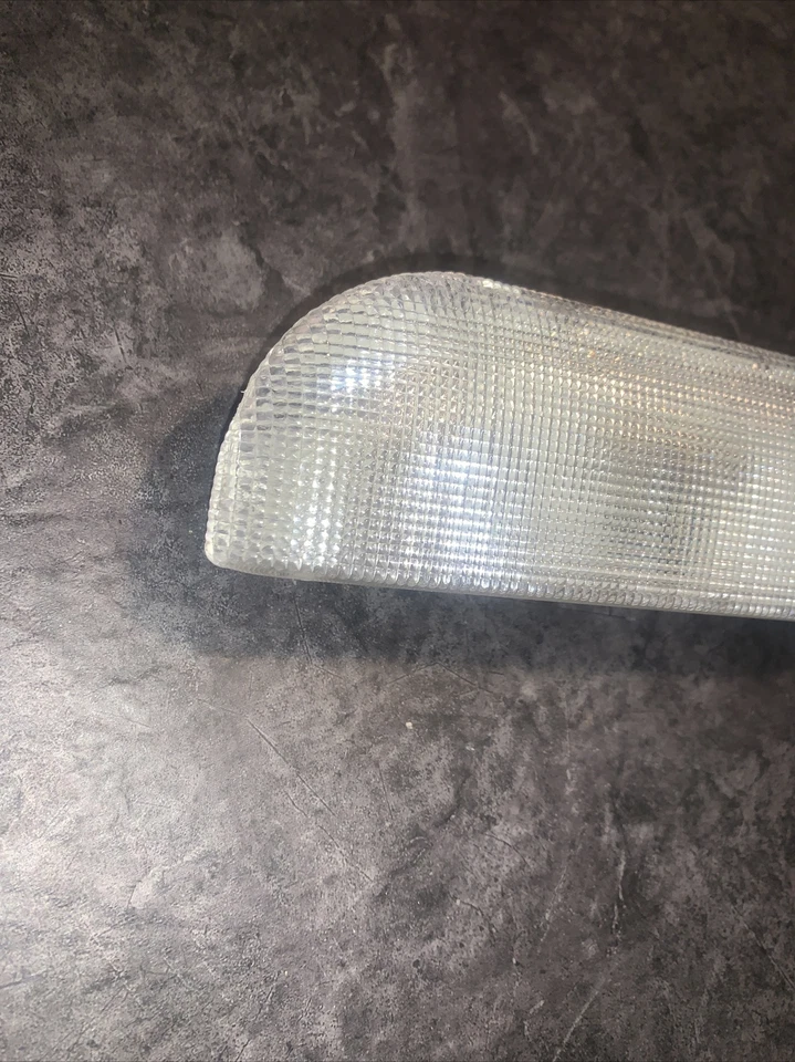 2008-2020 Dodge Grand Caravan задний подъемный борт интерьер грузовой свет лампа 4685282 - Изображение 2 из 4