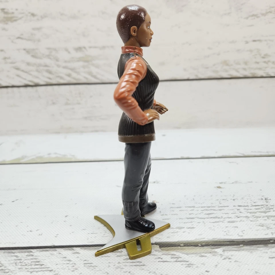 Playmates Star Trek First Contact Lily 1996 5.5" Vintage Action Figure - Image 4 of 4