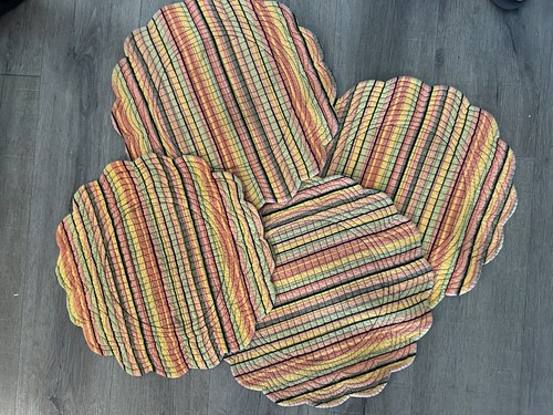 Quilted Reversible Placemats Napkins Set of 4 Floral Striped Scalloped Cottage - Picture 3 of 6