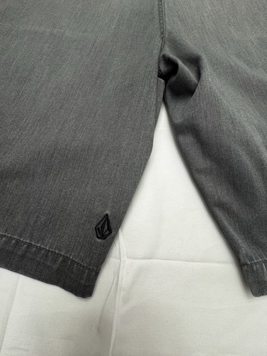 Volcom Men's Shorts Size 38 10" Gray - Picture 4 of 7