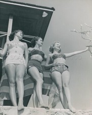 SEXY PIN-UP 1950s PHOTO ORIGINAL LEGGY SWIMSUIT MODEL : GLORIA CAROLINE TRULA