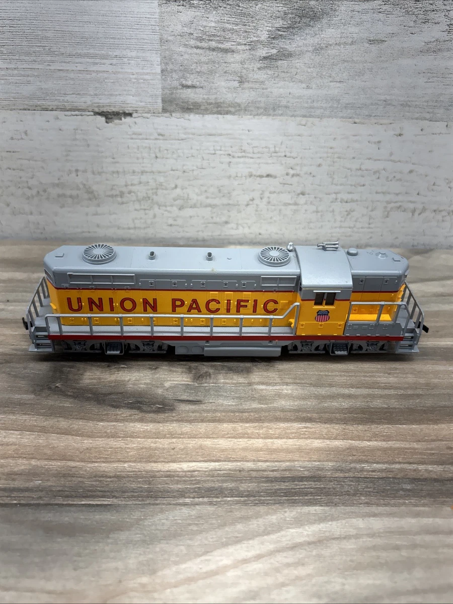 Bachmann Union Pacific Railroad 12-16 Years HO Model Railroad
