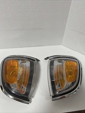 For Tacoma 2001-2004 Side Marker Corner Parking Lights Front Turn Signals A Pair For Tacoma 2001-2004 Side Marker Corner Parking Lights Front Turn Signals A Pair
