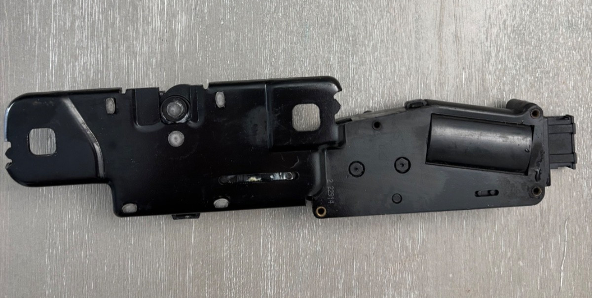 2015 BENTLEY CONTINENTAL GT LID LATCH LOCK ACTUATOR STRIKER PLATE OEM 4H0827383A