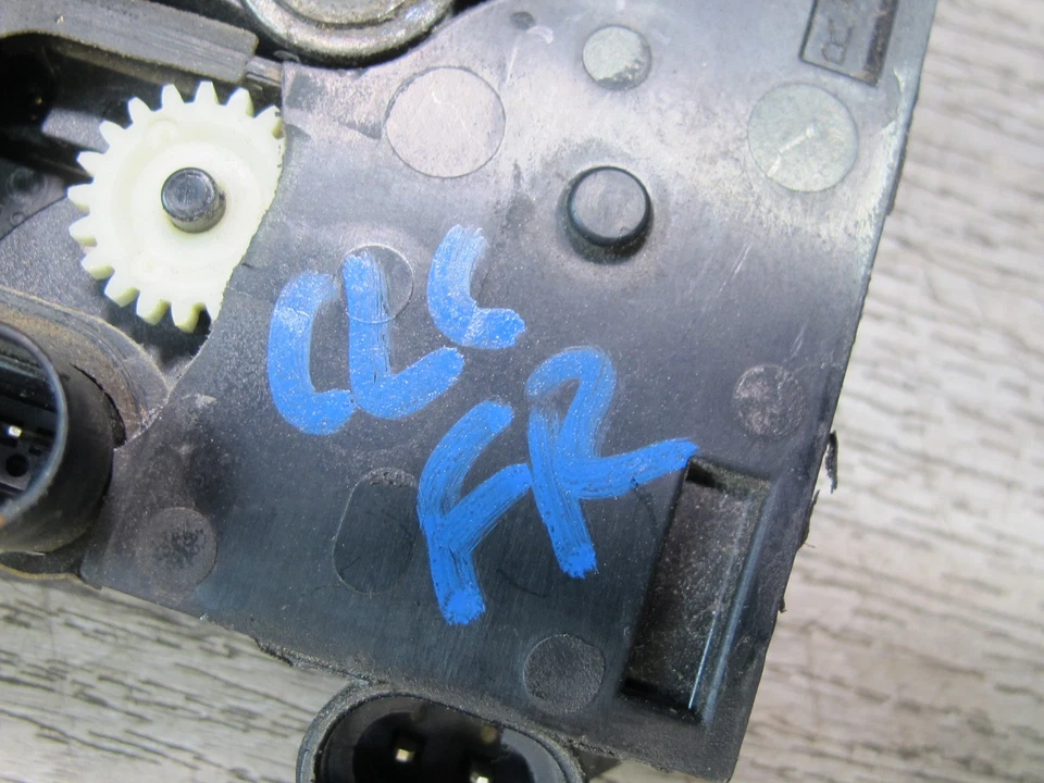 97-04 CHEVROLET CORVETTE C5 RIGHT PASSENGER DOOR LOCK LATCH ACTUATOR OEM - Image 2 of 4