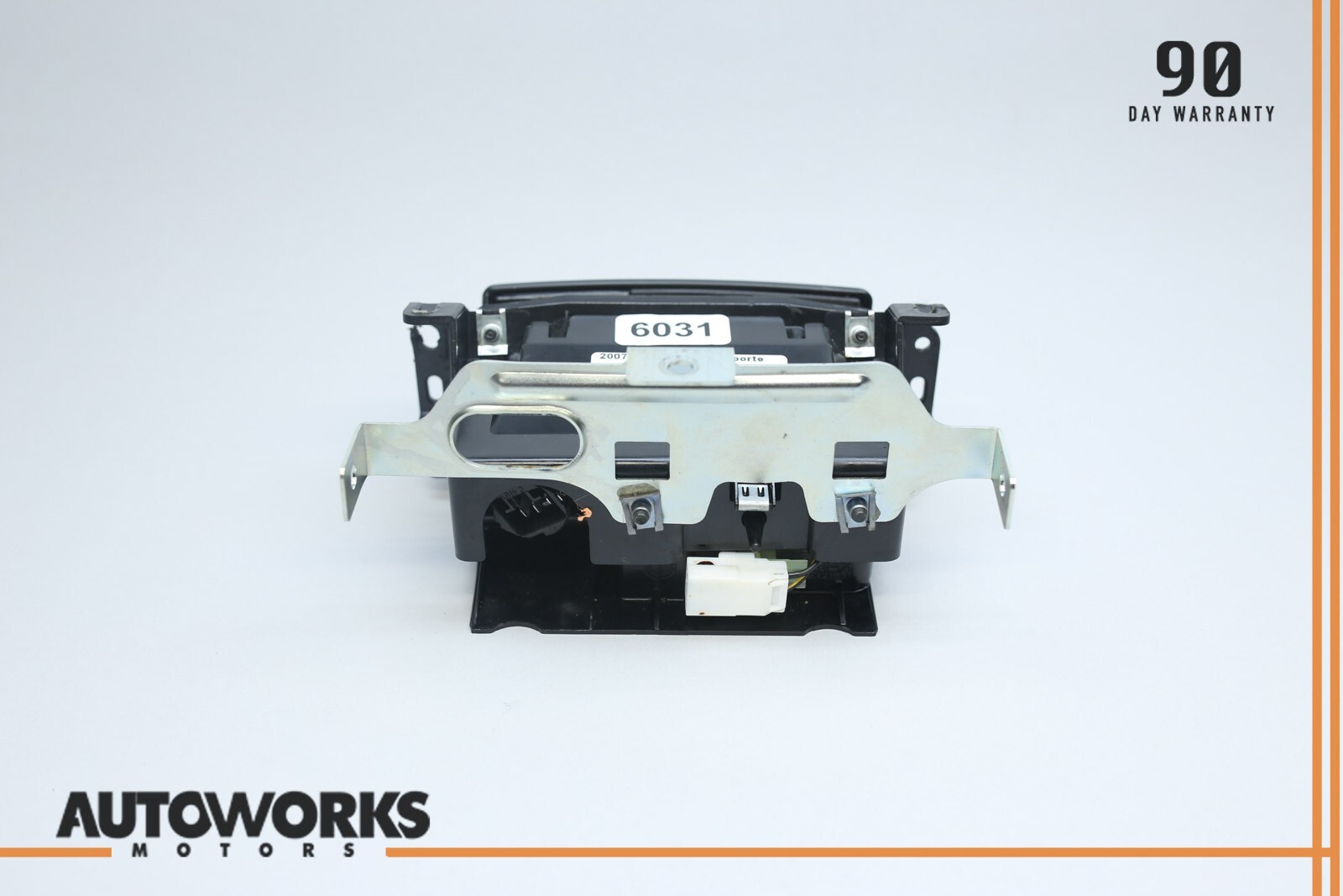 05-08 Maserati Quattroporte M139 Rear Center Console Ashtray w/ Power Socket OEM
