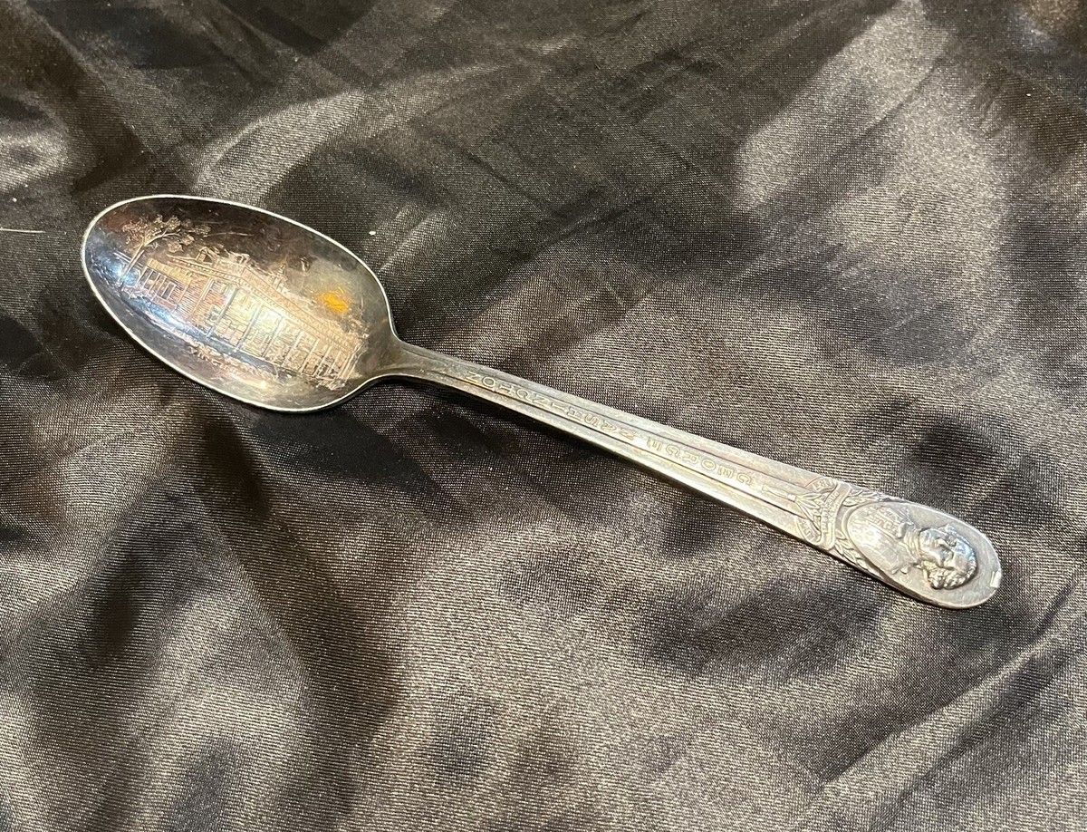 銀製。STERLING。シルバーSILVER。 スプーン。ワシントン山。約20g 銀製。STERLING。シルバーSILVER。 スプーン。ワシントン山。約20g