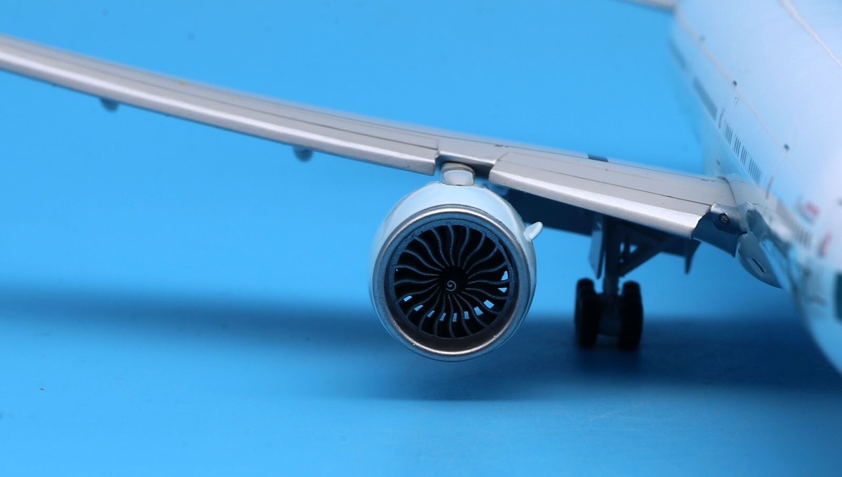 JC Wings 1:200 Cathay Pacific B777-300ER Diecast Aircraft JC Wings 1:200 Cathay Pacific B777-300ER Diecast Aircraft