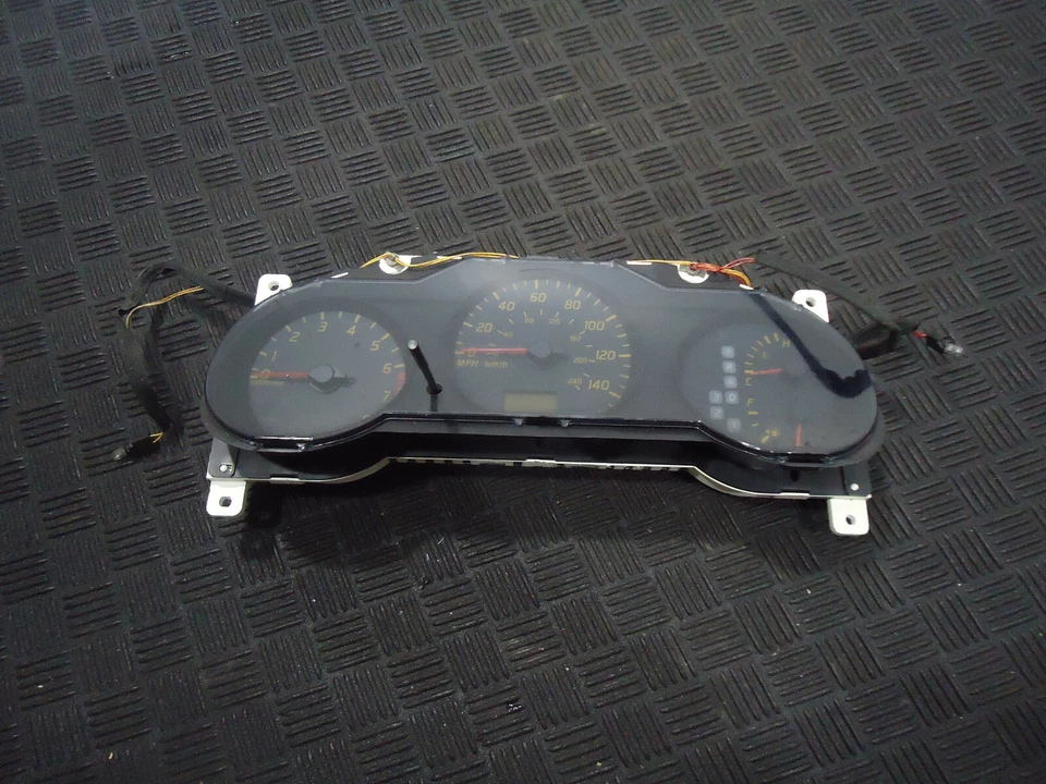 2003 Nissan Altima 2.5L A/T painel de instrumentos velocímetro - Imagem 4 de 4