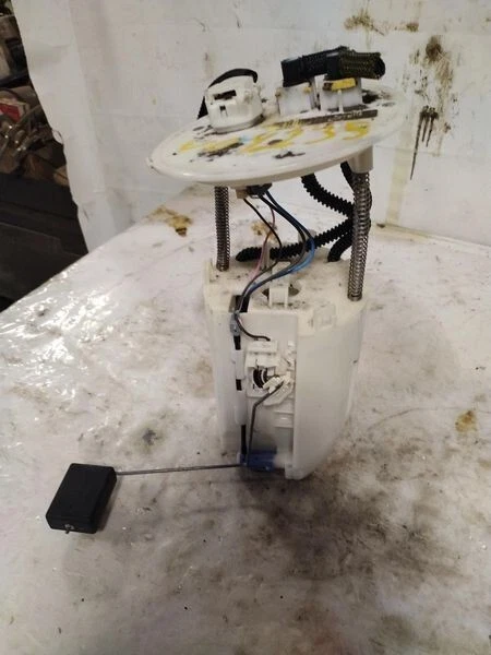 2007-2021 Toyota Tundra Fuel Pump Assembly 4.6L Factory OEM - Image 3 of 4