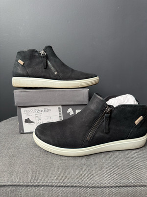ECCO Soft 7  Women s EU 38 Black Leather Side Zip Comfort Sneakers Minimal