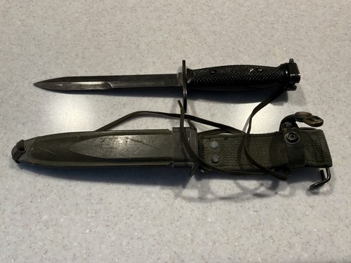 U.S. Army VIETNAM ERA M7 BAYONET W/SCABBARD BAUER ORDINANCE CO.
