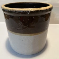 Antique 19th Century Unmarked 1/2 Gallon Salt Glazed Butter Crock 5” H X 6 1/4”W