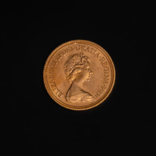 1976 Elizabeth II 22ct Gold Full Sovereign Coin in capsule. Royal Mint 50 Years.