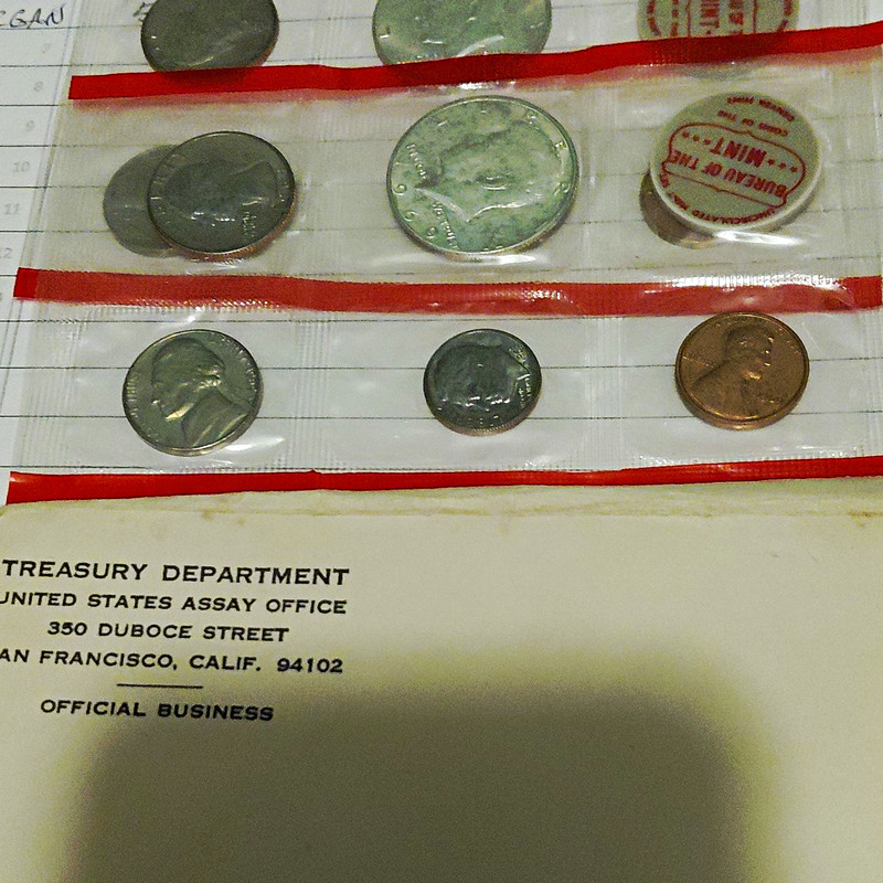 1969 U.S. Mint Set Uncirculated Business Strike Coins 2 40% Silver Halfs