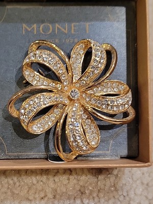 vintage MONET BROOCH Gold tone Rhinestone Crystals 2” flower  display picture 2