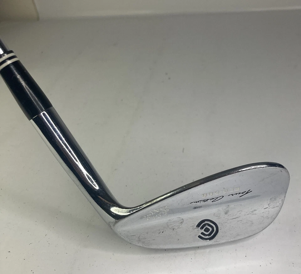 Cleveland Tour Action Reg. 558 RH Chrome Special 47 Degree 37” Golf Club - Image 4 of 4