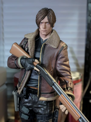 Biohazard 4 Resident Evil 4 Leon Scott Kennedy 30CM CON SCATOLA - Foto 2 di 10