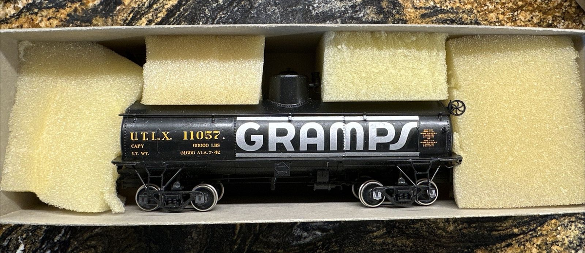 U.T.L.X.　GRAMPS  FRAMELESS TANK CAR　HOn3 Hon3 Brass PSC Frameless Gramps Tank Car, UTLX #58424