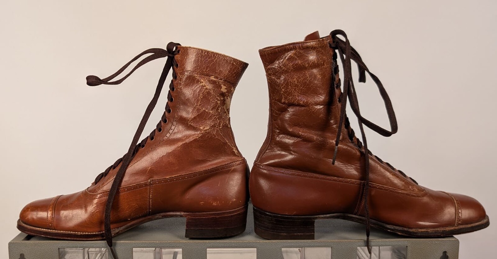 MISMATCH ANTIQUE MEN’S BROWN LEATHER SHOES W RUBBER HEELS