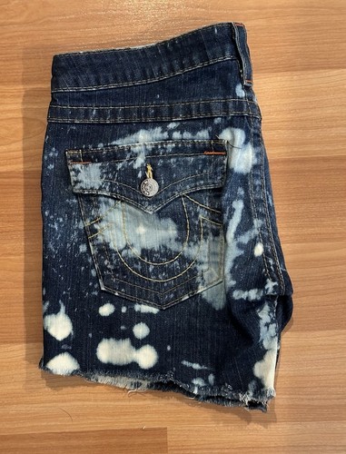 True Religion Joey Women’s Denim Shorts USA Tag Size 31 Fit Size 35 Raw Hem - Picture 3 of 10