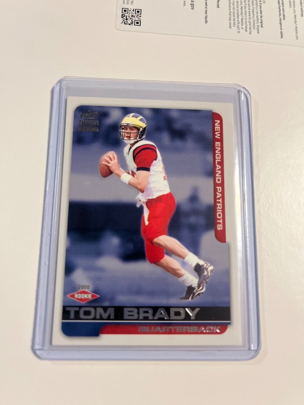 Tom Brady -  2000 Pacific Paramount Rookie Card #138 (Excellent Shape)